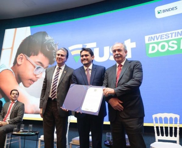 Aberta chamada pública para ampliar acesso das escolas à internet - Fotos: Angelo Miguel/MEC