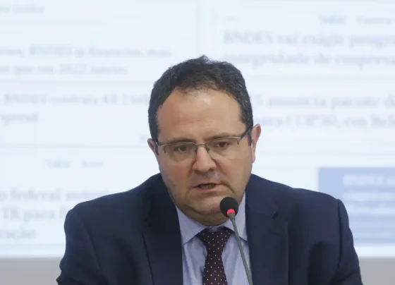 Rio de Janeiro (RJ), 16/08/2023 - O diretor de Planejamento do Banco Nacional de Desenvolvimento Econômico e Social (BNDES), Nelson Barbosa, apresenta o resultado financeiro e o desempenho operacional no primeiro semestre de 2023. Foto: Fernando Frazão/Agência Brasil