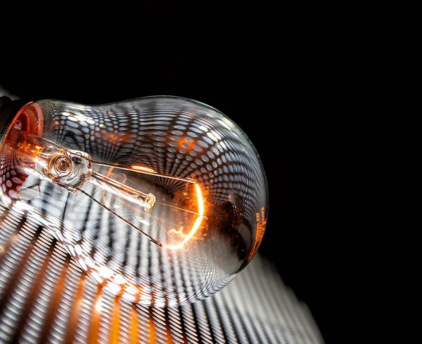 Consumidor é indenizado após cobrança indevida de energia elétrica em Mato Grosso