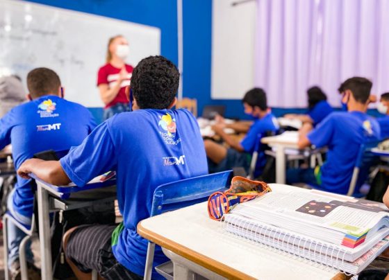 Deputados de Mato Grosso aprovam projeto de lei sobre uso de uniforme escolar