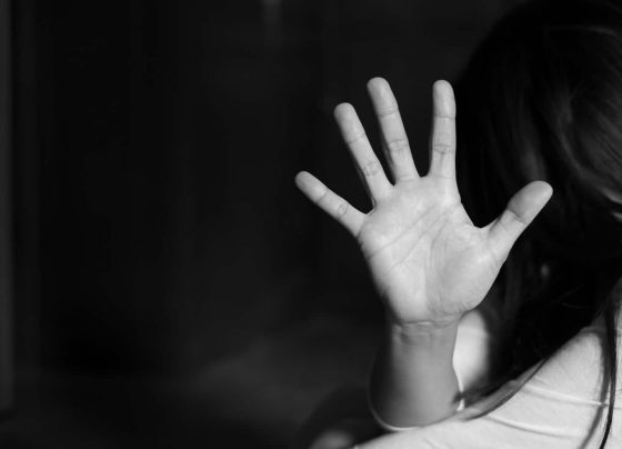 Homem é procurado após agredir esposa e filha em Rondonópolis