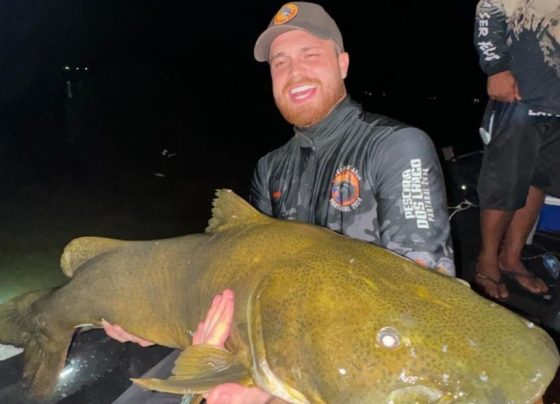 Influenciador Gustavo Tubarão encanta com captura de jaú gigante em Mato Grosso
