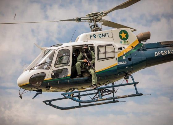 Motorista é resgatado de helicóptero após capotamento na BR-364 em MT