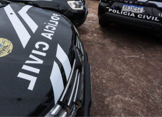 Imagem mostra veículo da Polícia Civil