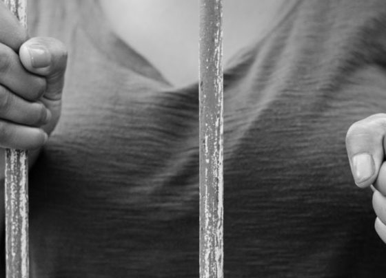 Mulher é presa em flagrante após ameaçar e desacatar policiais em Mato Grosso