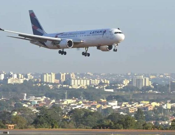 Com 10 milhões de passageiros, setor aéreo tem melhor março desde 2000 - Antônio Cruz/Arquivo/Agência Brasil