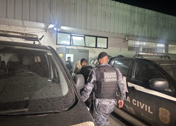 Mulher é presa com mala de drogas em Cuiabá (MT)