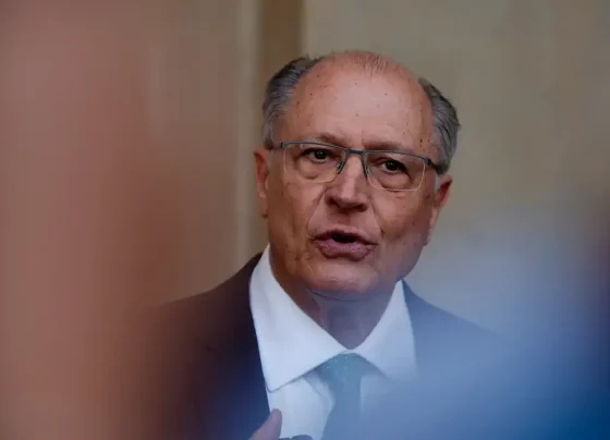 Brasil fecha acordo para vender 6 milhões de barris de petróleo à Índia