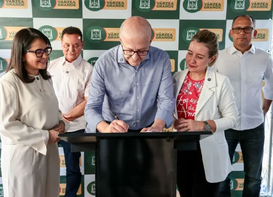 Governo de MT entrega R$ 2,8 mi em máquinas para agricultura familiar
