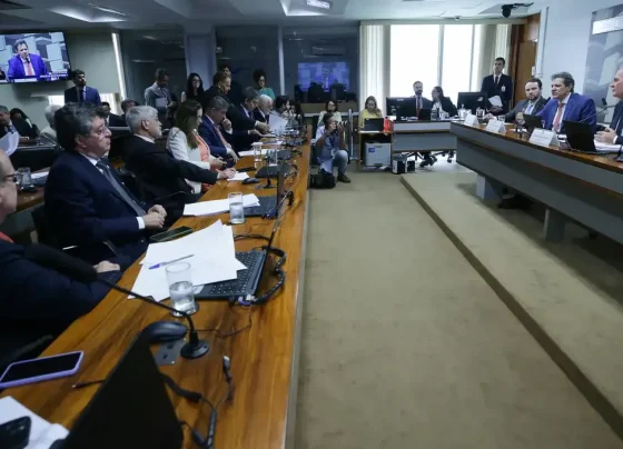 Haddad defende que cortar benefícios tributários é combater privilégios