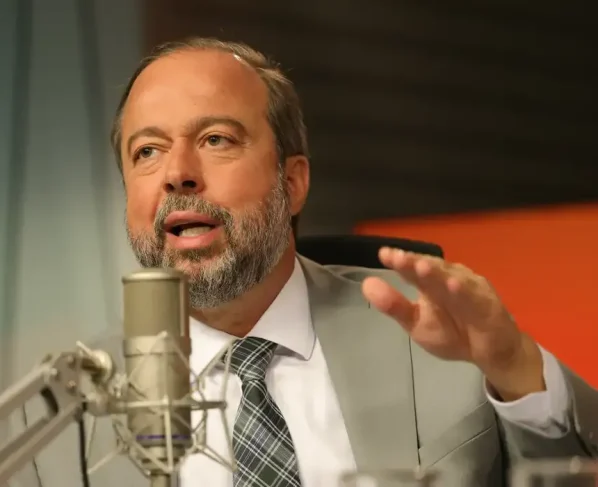 Ministro Silveira esclarece que apagão foi problema técnico e não falta de energia