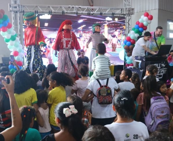 Rua da Alegria reune milhares de participantes em comemoracao ao Dia das Criancas em Sinop
