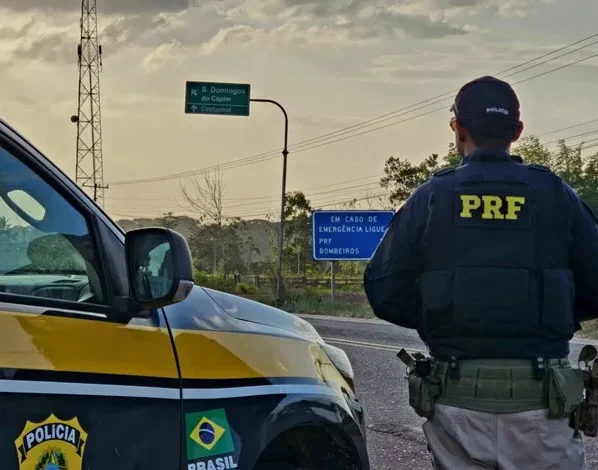 PRF apreende mais de 200 kg de drogas e prende dupla em Poxoréu
