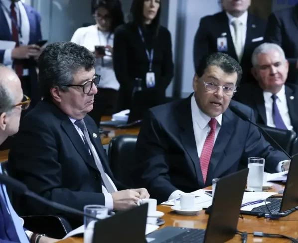 Senado aprova aumento da taxação de fintechs e bets