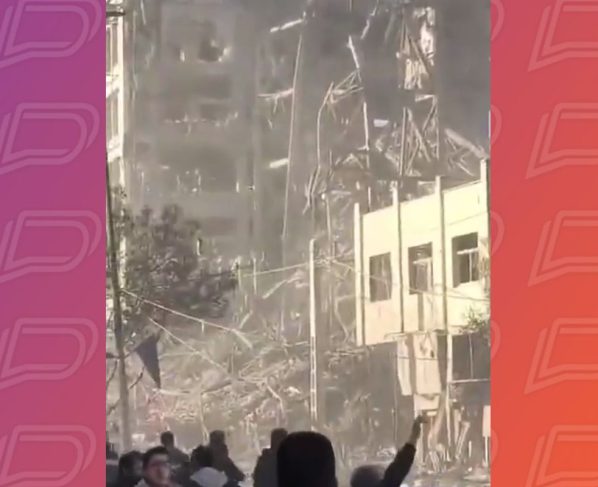Edifício parcialmente destruído na cidade iraniana. - Foto: Press TV
