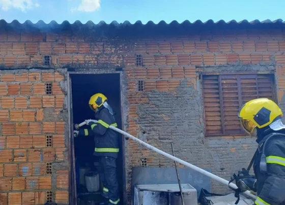 Incêndio em residência em Primavera do Leste é controlado pelos Bombeiros