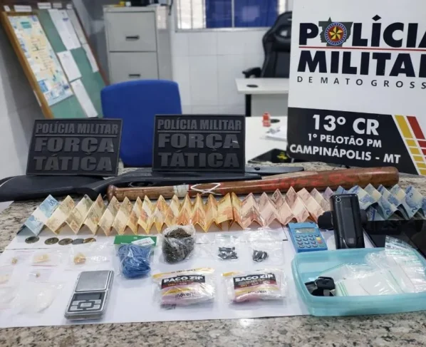 Objetos apreendidos com traficante foragido preso em Campinápolis