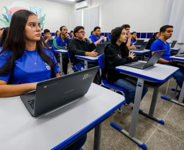 Alunos em programa do governo estadual