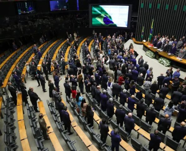 Congresso retoma debates sobre o fim da escala 6x1 e novas regras para apps - Foto: Fabio Rodrigues-Pozzebom/Agência Brasil