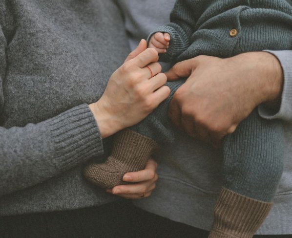 Nova lei cria salário-paternidade e atualiza regras da licença-maternidade. - Foto: Canva