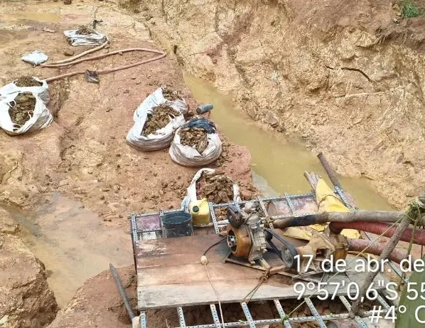 Polícia Militar prende homem e fecha garimpo ilegal em Novo Mundo