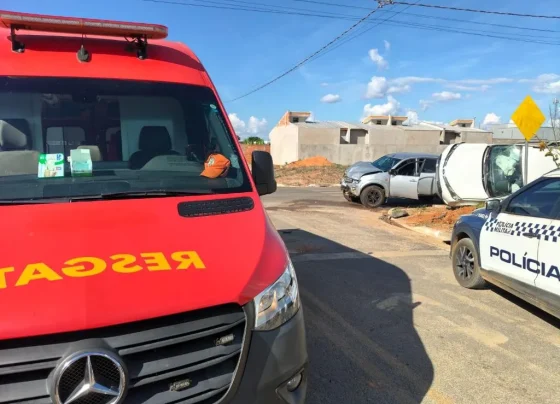 Bombeiros em local de acidente em Sinop