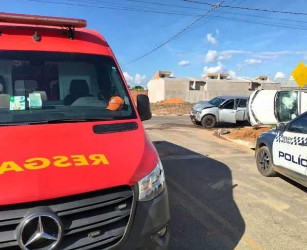 Bombeiros em local de acidente em Sinop