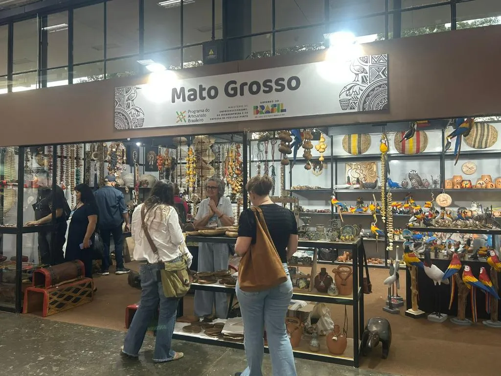 Artesanato indígena de MT movimenta R$ 68 mil na Bienal de SP