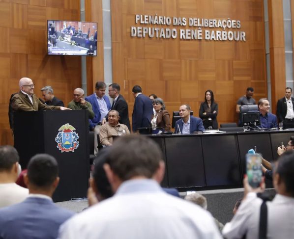 politica de primeira