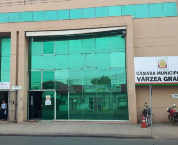 politica de primeira