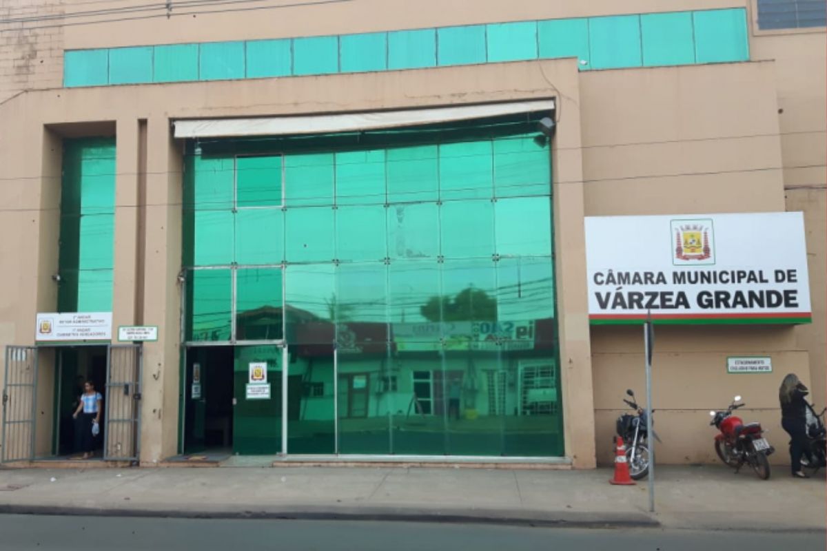 politica de primeira