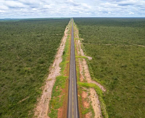 Asfalto novo em Mato Grosso avança e chega a 7 mil km até 2026