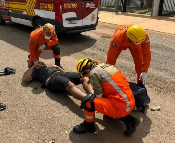 Motociclista fica ferido após bater em contêiner em Lucas do Rio Verde