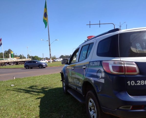 Viatura da Polícia Militar na fronteira, em Ponta Porã. (Foto: Divulgação/PMMS)