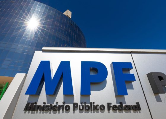 politica de primeira