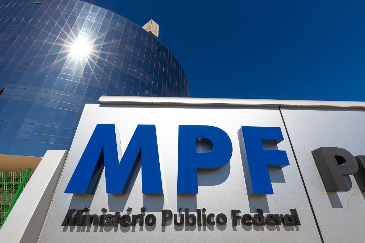politica de primeira
