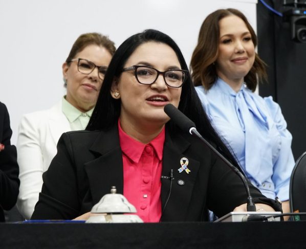politica de primeira