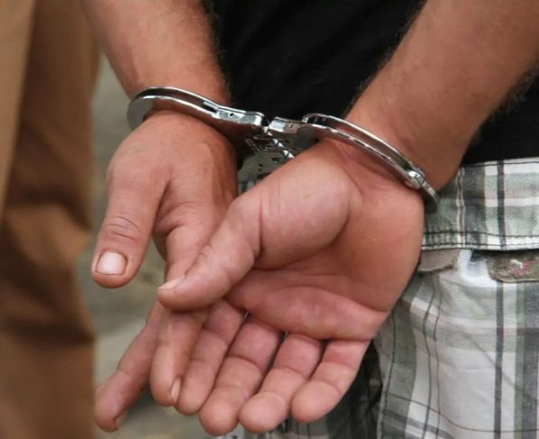 Nova lei endurece as punições para crimes como furto, roubo, estelionato e receptação no Brasil. - Foto: Agência Brasil