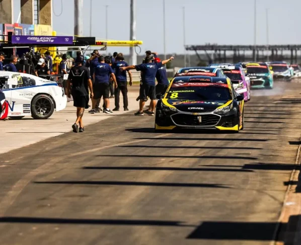 Nelsinho Piquet vence em Cuiabá na Stock Car noturna