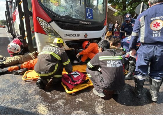 acidente onibus brilhante