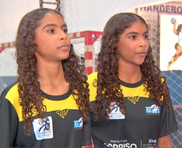 As gêmeas Ana Clara e Maria Eduarda foram convocadas para a seleção brasileira infantil. - Foto: TVCA