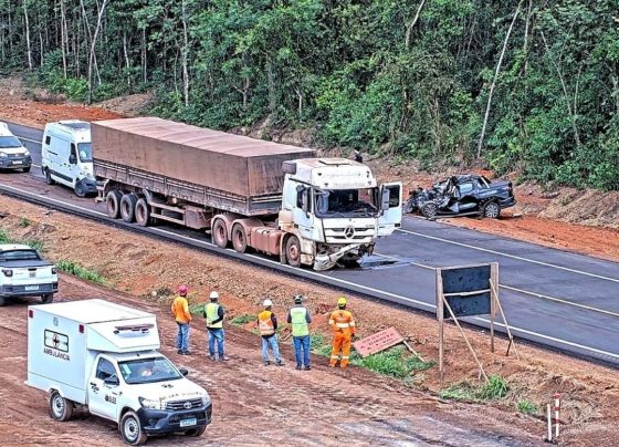 Acidente entre carro utilitario e carreta deixa dois mortos na BR 163 em Sorriso
