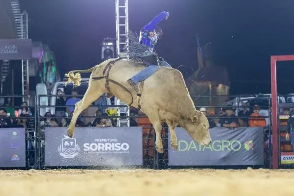 Arena pega fogo