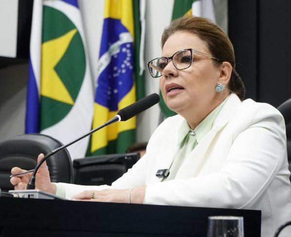 politica de primeira