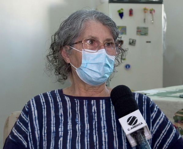 Ana Lúcia precisou de um transplante de fígado após um quadro de esteatose hepática. - Foto: TVCA