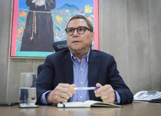politica de primeira