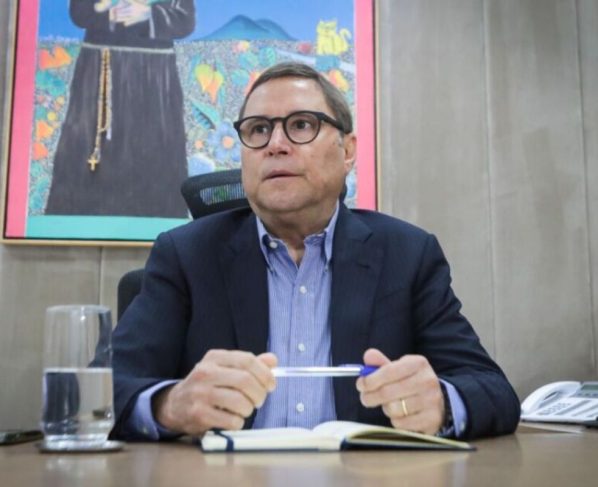 politica de primeira