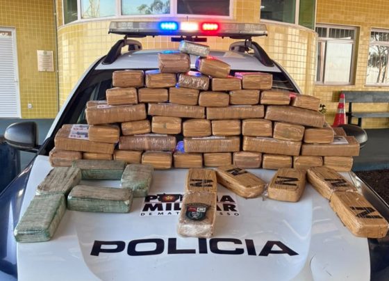 Carreta fura bloqueio e é flagrada com drogas na BR-364 em MT. - Foto: PRF