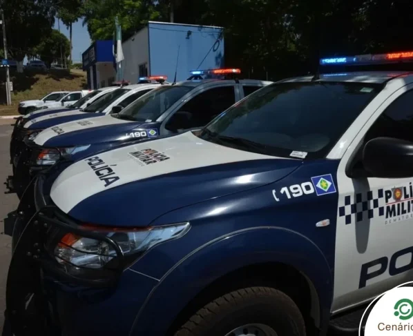 Viaturas em delegacia