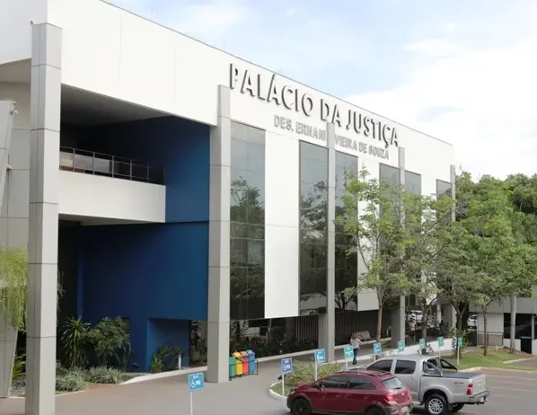 Fachada do palácio da justiça